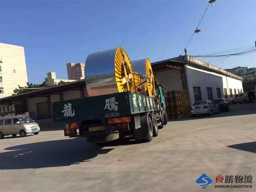 深圳到香港的吊機(jī)車；深圳到香港吊臂車運(yùn)輸；大陸到香港吊機(jī)車運(yùn)輸