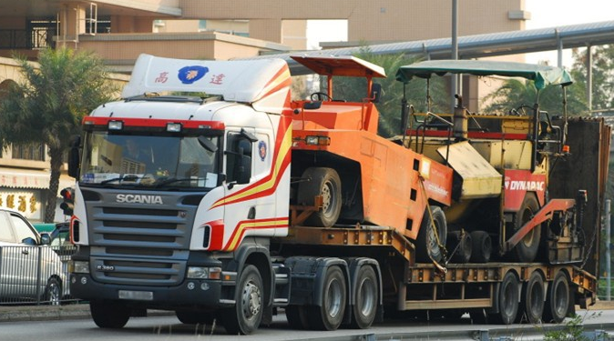 機(jī)械設(shè)備運(yùn)輸?shù)较愀蹖＞€--東勝物流；深圳到香港物流,香港物流專線,深圳香港進(jìn)出口,中港物流,香港深圳貨運(yùn)運(yùn)輸_深圳市東勝物流有限公司