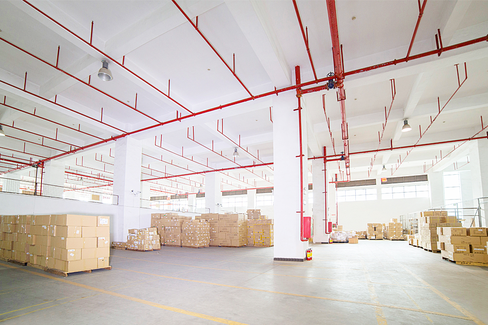 保稅進(jìn)口-東勝物流；深圳到香港物流-香港物流專線-中港貨運(yùn)物流運(yùn)輸專線-佛山到香港物流專線-一般貿(mào)易進(jìn)出口報(bào)關(guān)代理-倉(cāng)儲(chǔ)配送-深圳市東勝物流有限公司