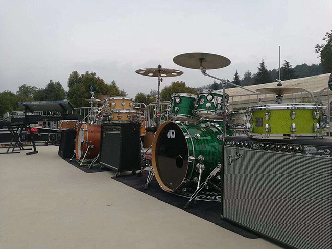 演唱會周邊設(shè)備物流到香港；深圳到香港物流-香港物流專線-中港貨運(yùn)物流運(yùn)輸專線-佛山到香港物流專線-一般貿(mào)易進(jìn)出口報關(guān)代理-倉儲配送-深圳市東勝物流有限公司