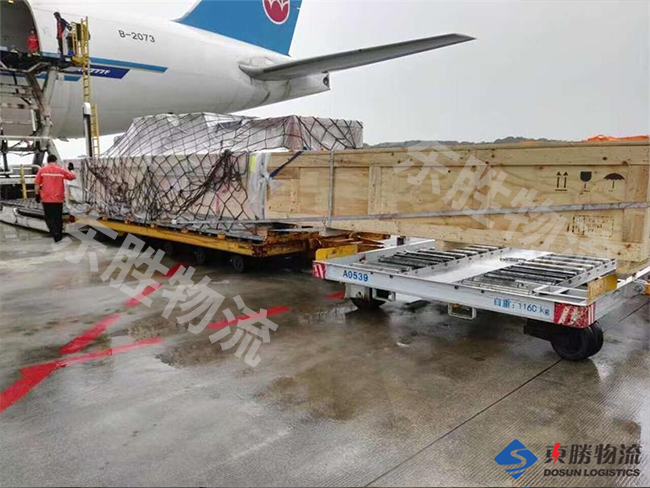 香港進(jìn)口空運(yùn)深圳的基本流程；深圳到香港物流-香港物流專線-中港貨運(yùn)物流運(yùn)輸專線-佛山到香港物流專線-一般貿(mào)易進(jìn)出口報(bào)關(guān)代理-倉儲(chǔ)配送-深圳市東勝物流有限公司