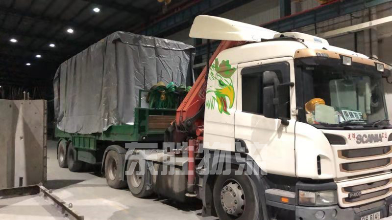 香港大件家具上樓，點(diǎn)到點(diǎn)配送，辦公樓、廠區(qū)上樓提送；澳門物流-進(jìn)口報(bào)關(guān)公司-香港進(jìn)口清關(guān)公司-深圳市東勝物流有限公司