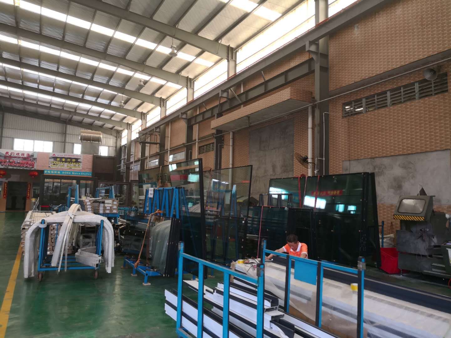 深圳東勝物流，香港提貨、交倉、香港本地派送業(yè)務