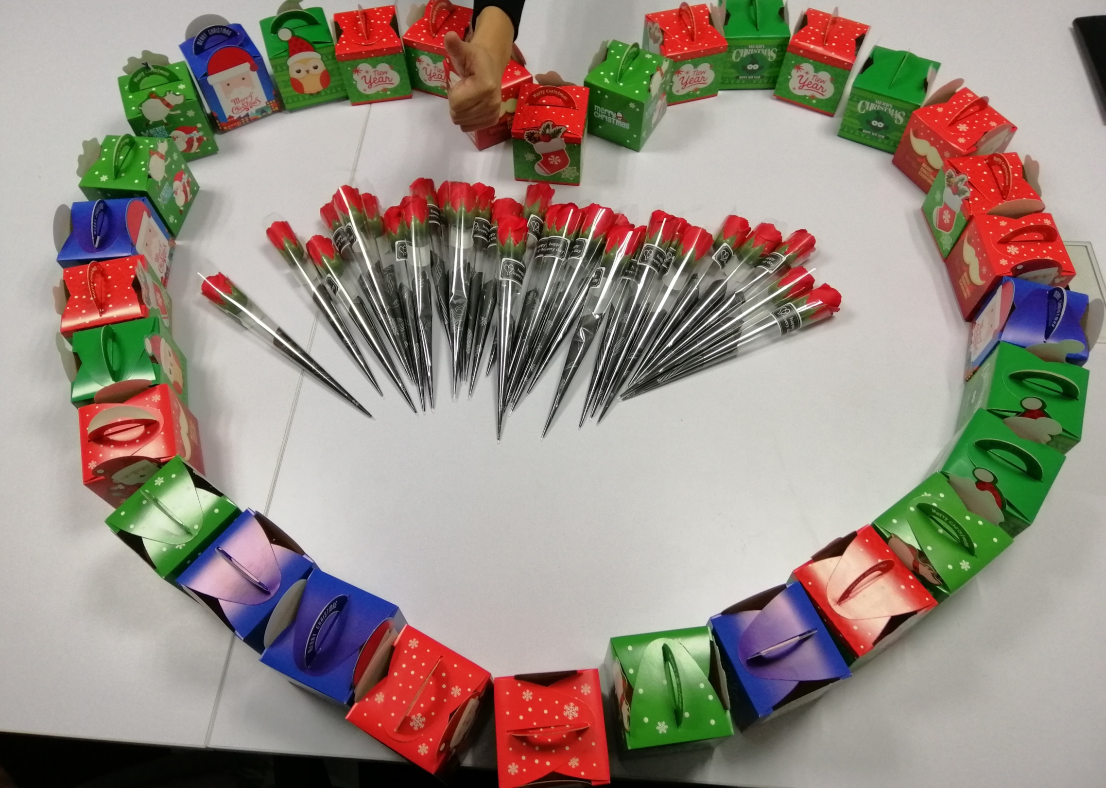 東勝物流，平安夜、圣誕節(jié)禮品發(fā)放通知：