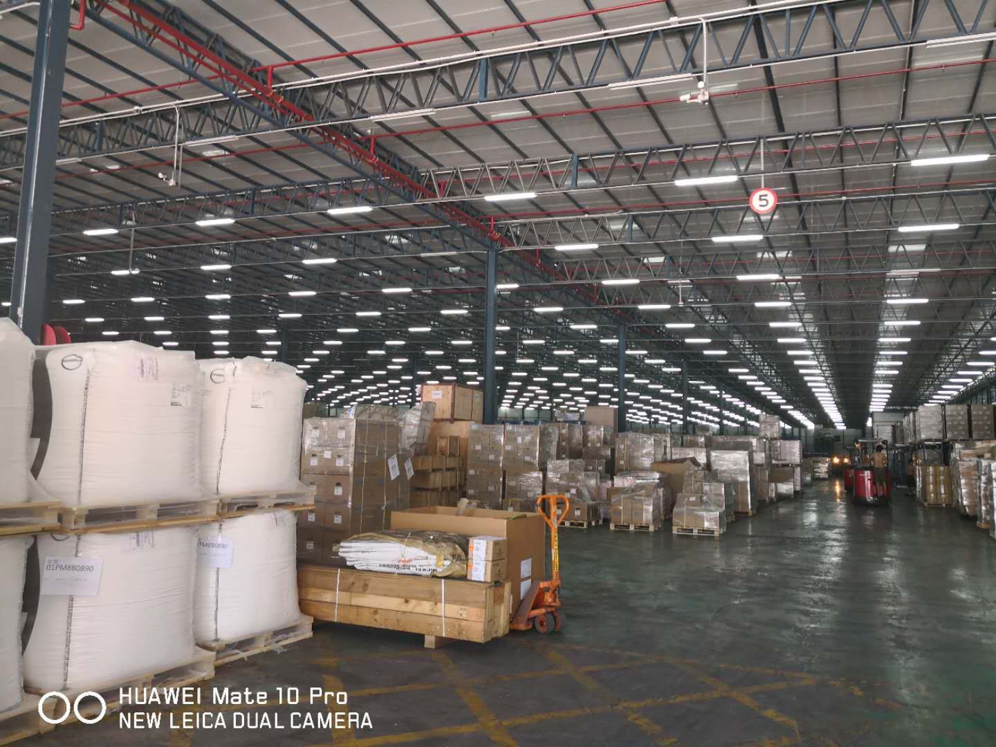 大型模具運輸：佛山發(fā)貨到香港，佛山到香港物流