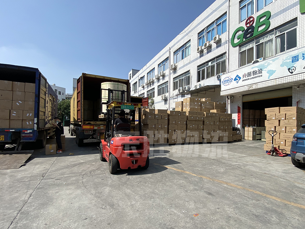 口罩出口香港物流公司，口罩出口香港裝車圖