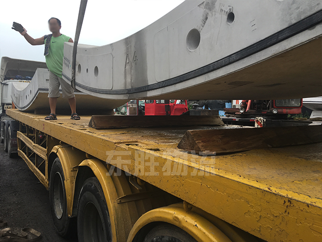 中港吊機(jī)車運(yùn)輸案例，江門到香港預(yù)制件運(yùn)輸