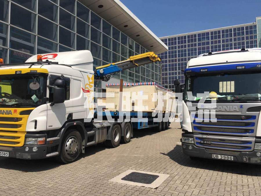 中港平板車(chē)運(yùn)輸案例：香港地鐵站電動(dòng)門(mén)的運(yùn)輸案例圖